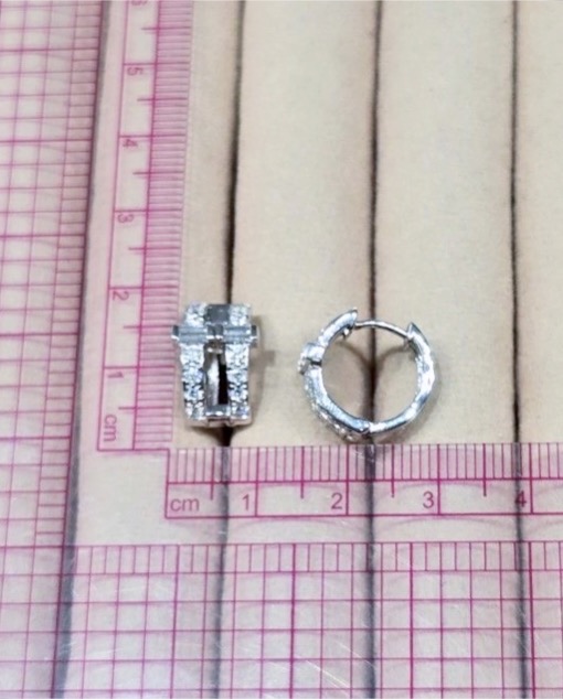 1.08 Carat Diamond Geometric Hoop Earrings in 18K White Gold - Image 10
