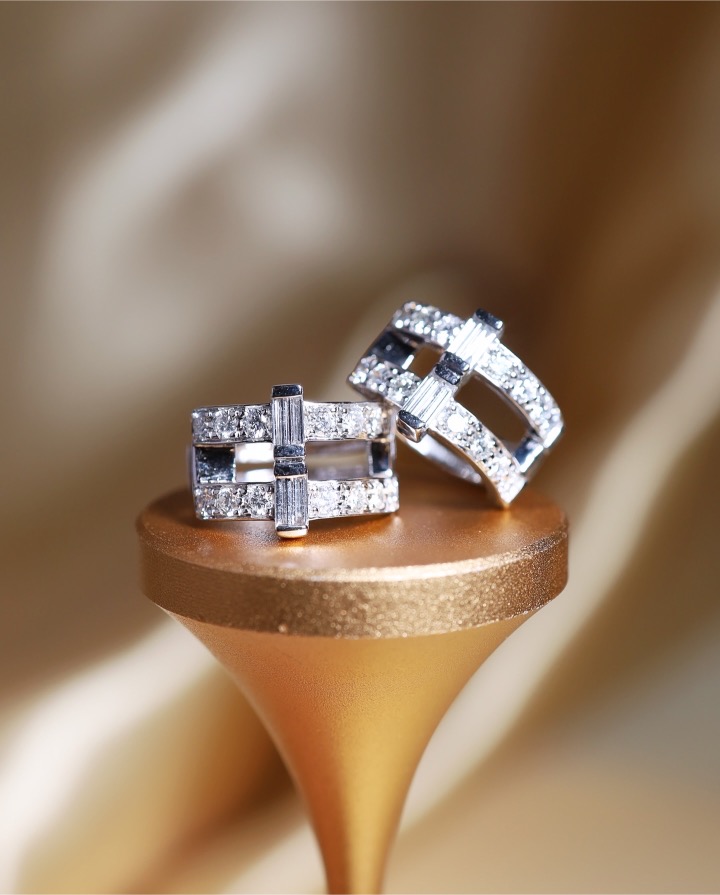 1.08 Carat Diamond Geometric Hoop Earrings in 18K White Gold - Image 5