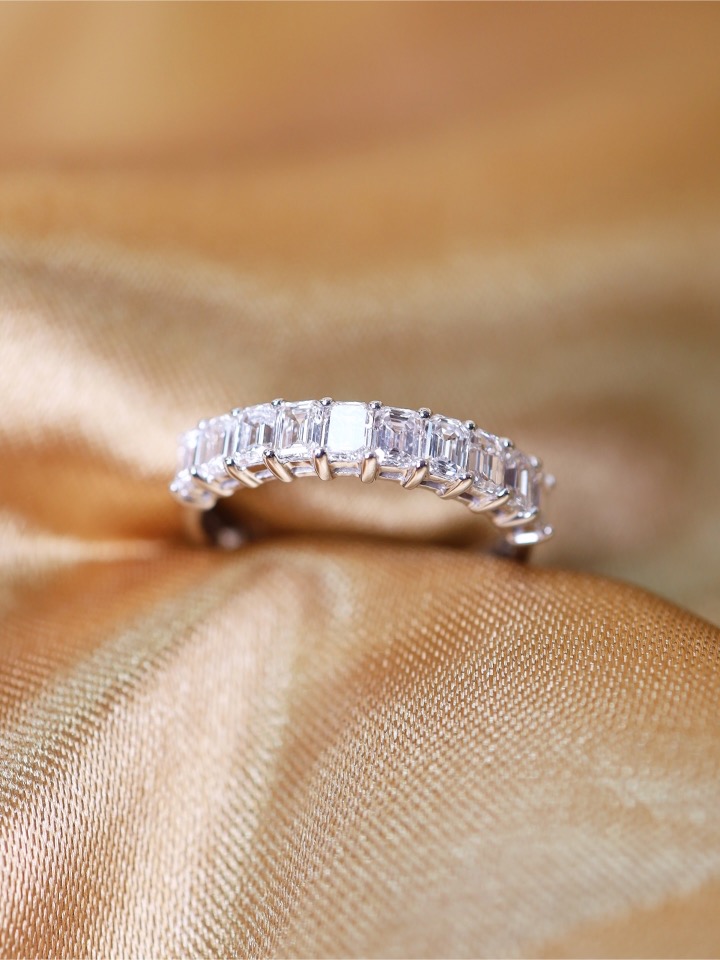 1.50 Carat Emerald-Cut Diamond Half-Eternity Ring in 18K White Gold - Image 10