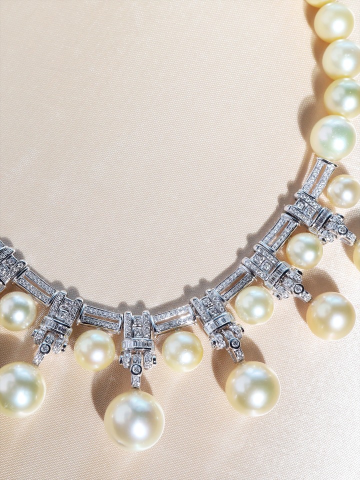 Art Deco Golden South Sea Pearl and Diamond Necklace in 18K White Gold - Image 4