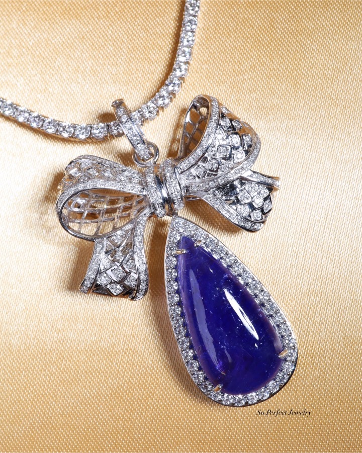 32.14 Carat Pear Cabochon Tanzanite Diamond Brooch Pendant in 18K White Gold - Image 2
