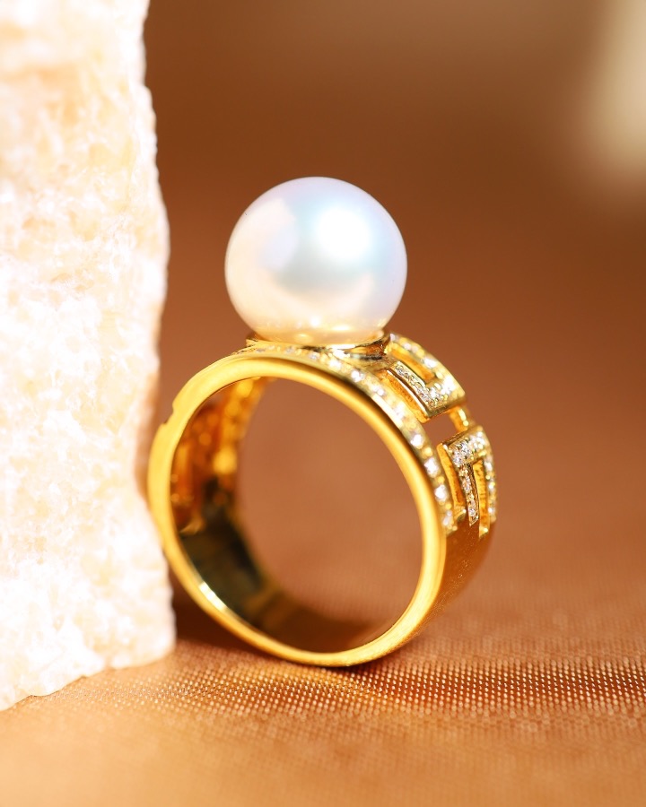 Art Deco South Sea Pearl & Diamond Ring in 18K Yellow Gold - Image 3