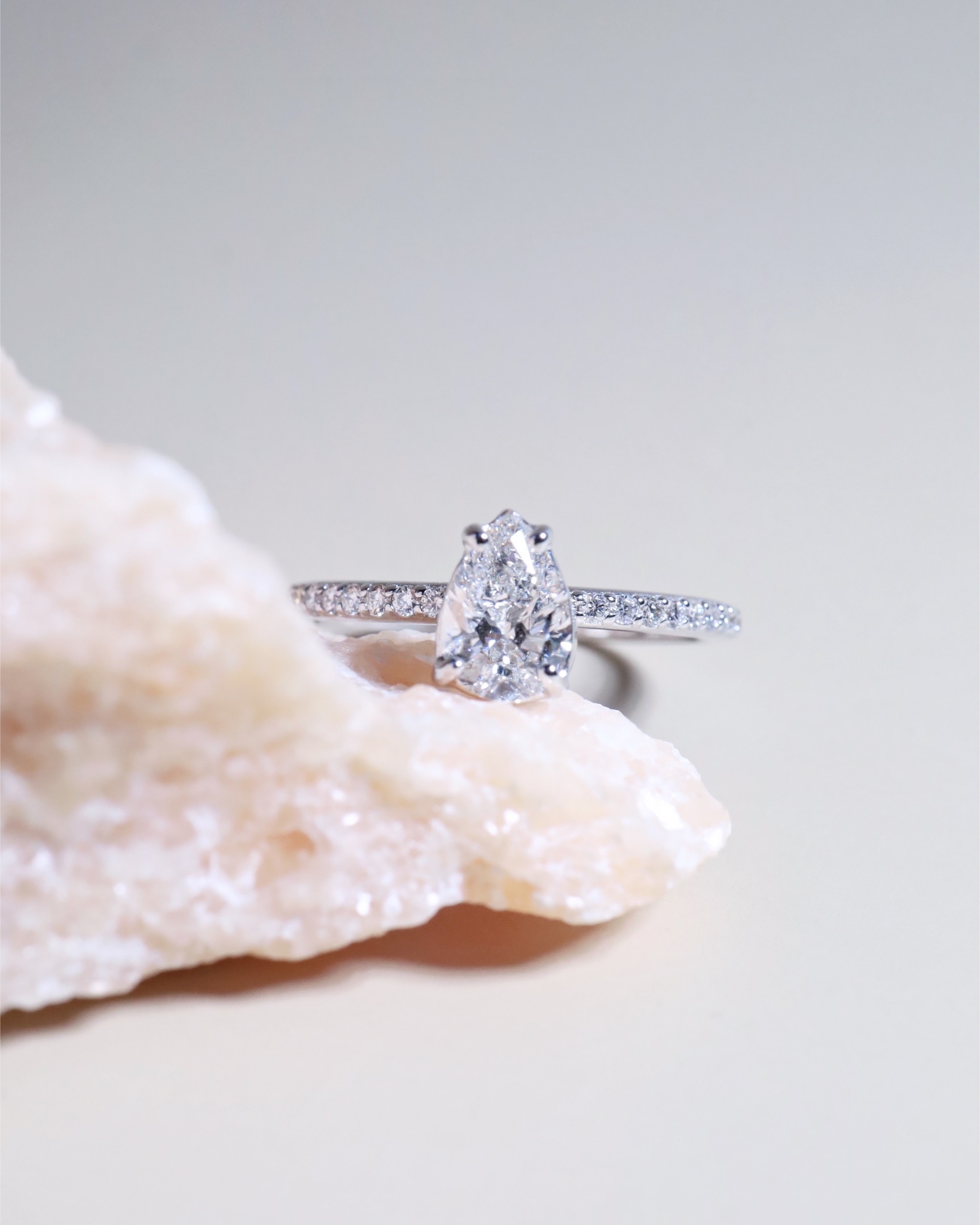 GIA-Certified 0.60 Carat Pear-Shaped Diamond Solitaire Ring in 18K White Gold - Image 4