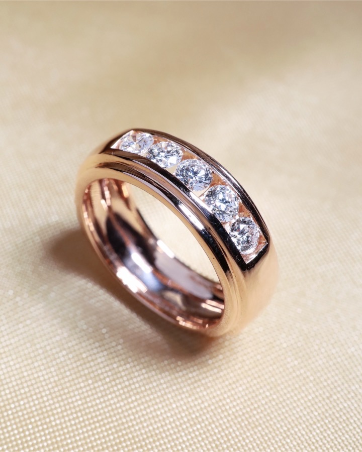1.04 Carat Five-Stone Round Diamond Ring in 18K Rose Gold - Image 5