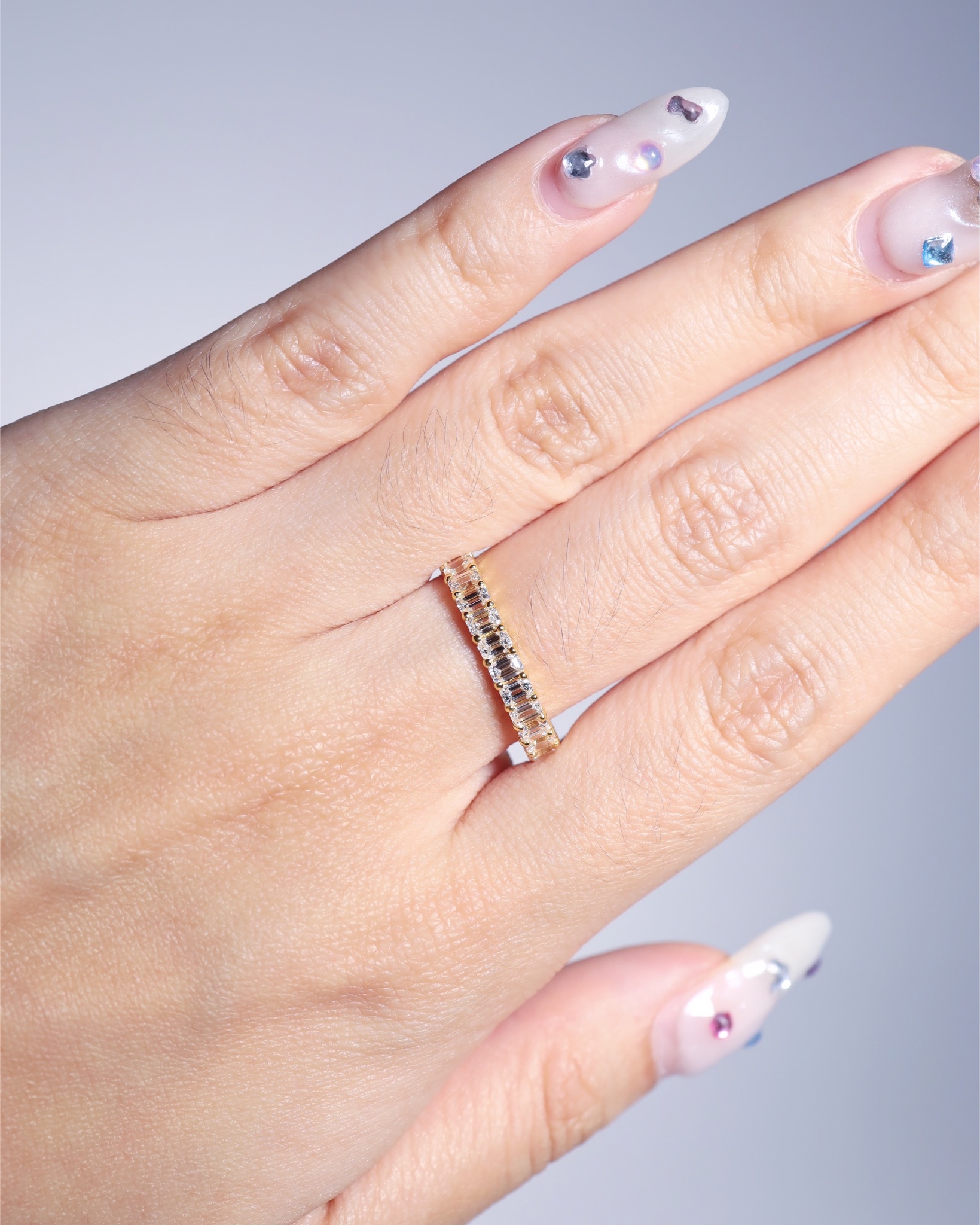 2.80 Carat Emerald-Cut Diamond Eternity Ring in 18K Yellow Gold - Image 10