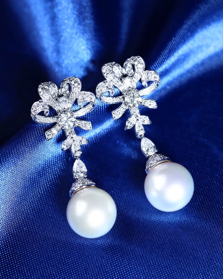 South Sea Pearl and Diamond Ribbon Chandelier Earrings in 18K White Gold - Image 5