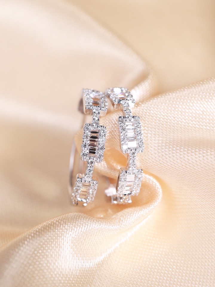 1.06 Carat Baguette and Round Diamond Geometric Hoop Earrings - Image 11
