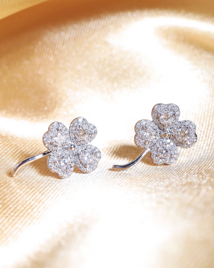 1.08 Carat Diamond Four-Leaf Clover Earrings in 18K White Gold - Image 9