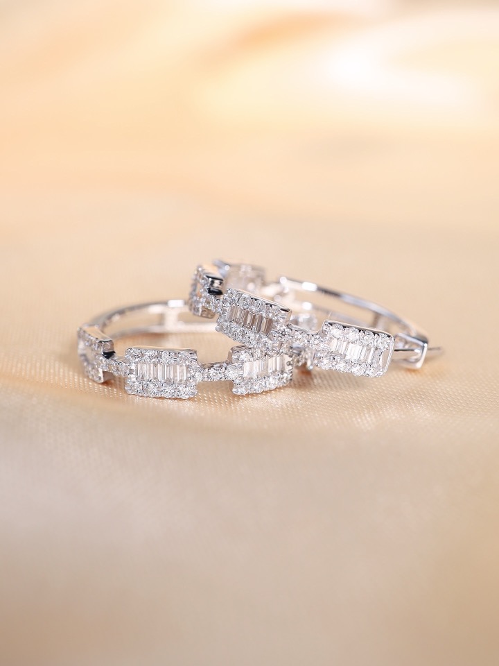 1.06 Carat Baguette and Round Diamond Geometric Hoop Earrings - Image 18