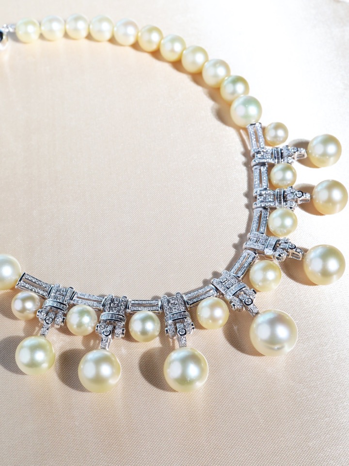 Art Deco Golden South Sea Pearl and Diamond Necklace in 18K White Gold - Image 10