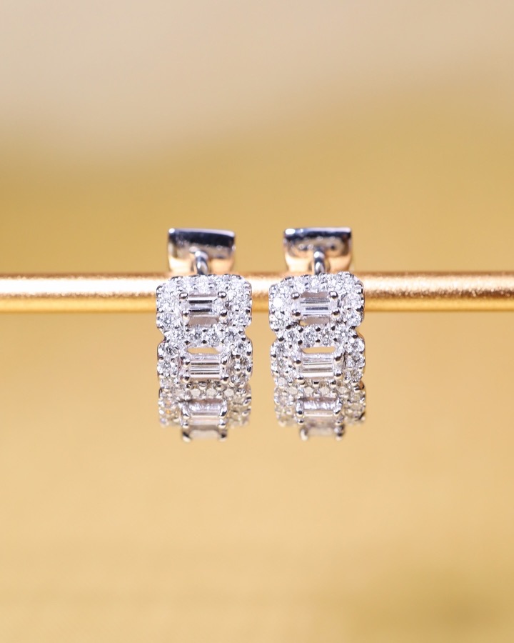 0.98 Carat Baguette and Round Diamond Hoop Earrings in 18K White Gold - Image 7
