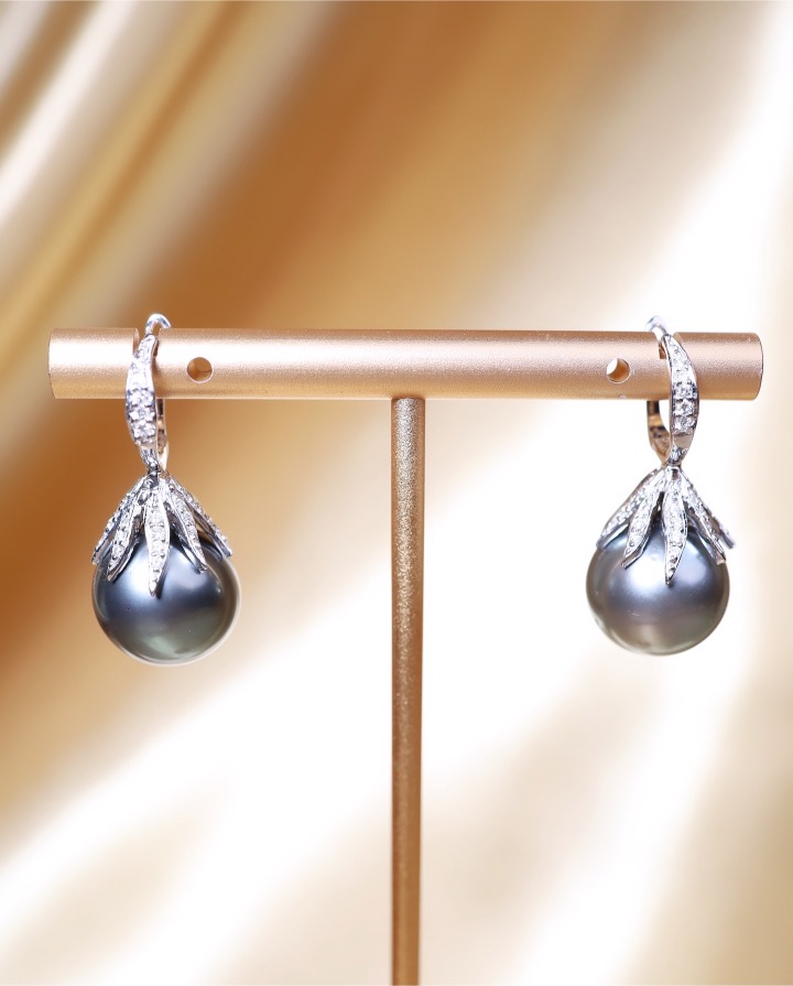 13 mm Tahitian Pearl and Diamond Drop Earrings in 18K White Gold - Image 9