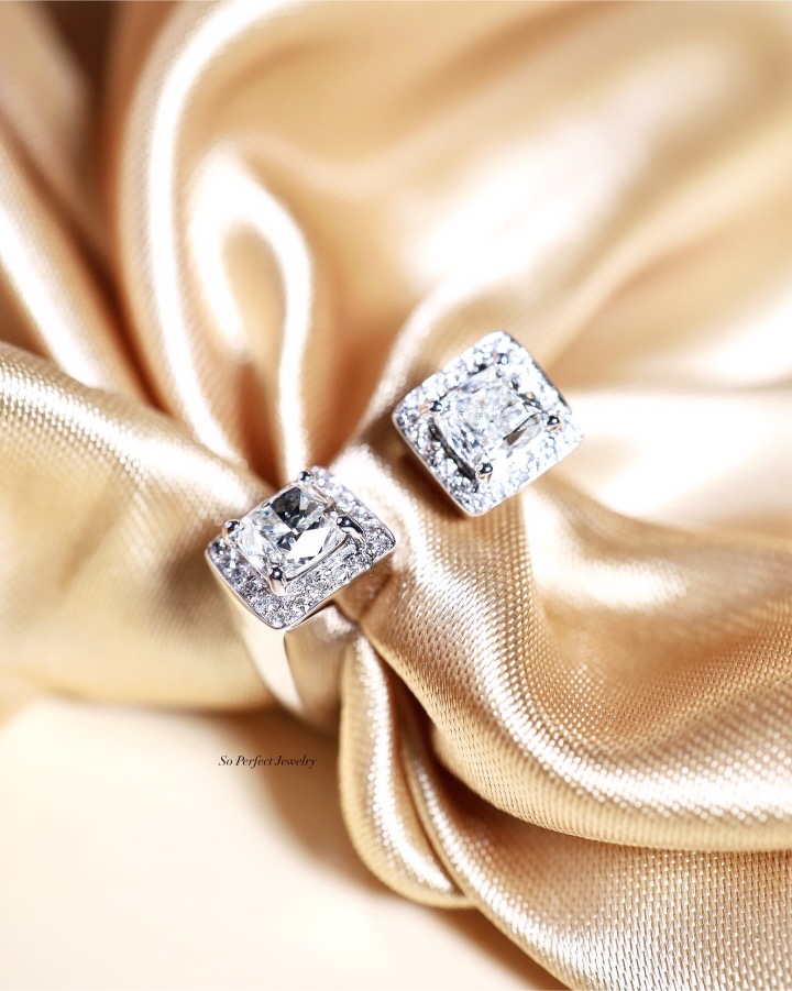 GIA-Certified 2.00 Carat Cushion Diamond Twisted Unisex Ring in 18K White Gold - Image 7