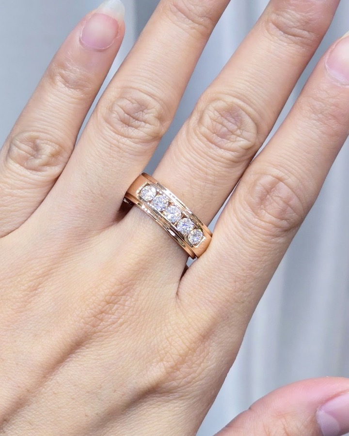 1.04 Carat Five-Stone Round Diamond Ring in 18K Rose Gold - Image 7