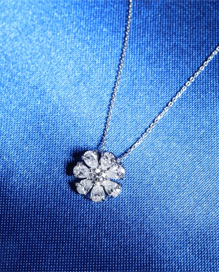 1.58 Carat Fancy-Cut Diamond Flower Pendant in 18K White Gold - Image 4