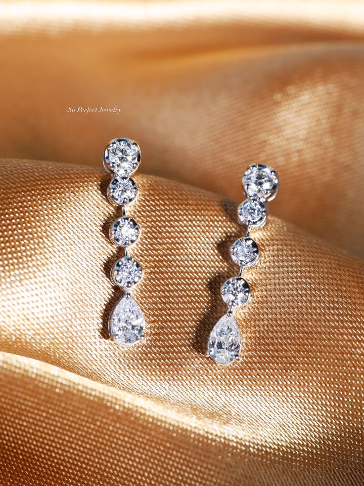 1.10 Carat Pear and Round Diamond Drop Earrings in 18K White Gold - Image 9