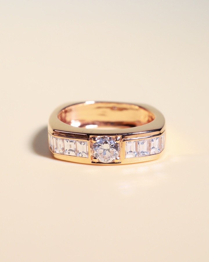 GIA-Certified 0.40 Carat Round Diamond Unisex Ring in 18K Rose Gold - Image 8