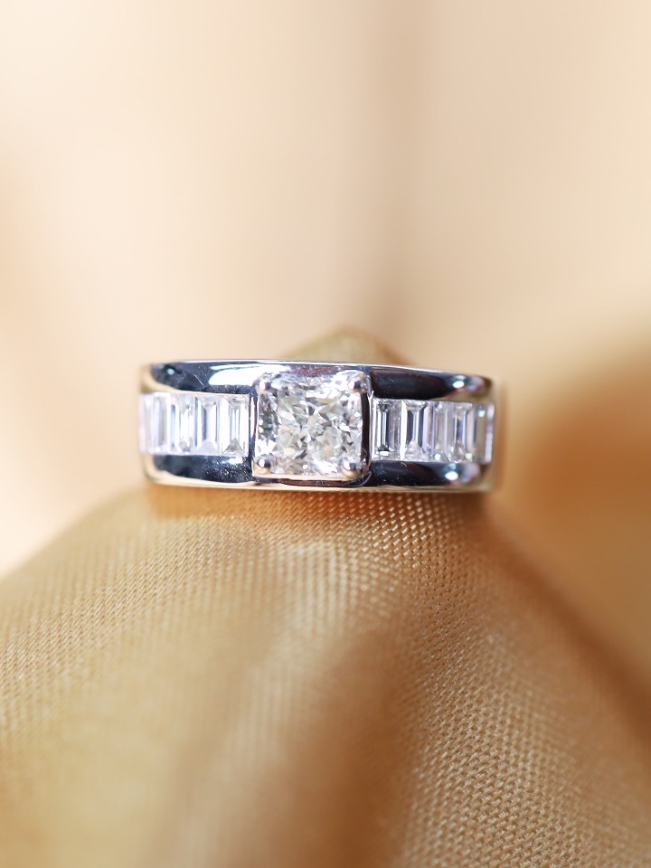 1.60 Carat GIA Cushion Diamond Men’s Ring in 18K White Gold - Image 8