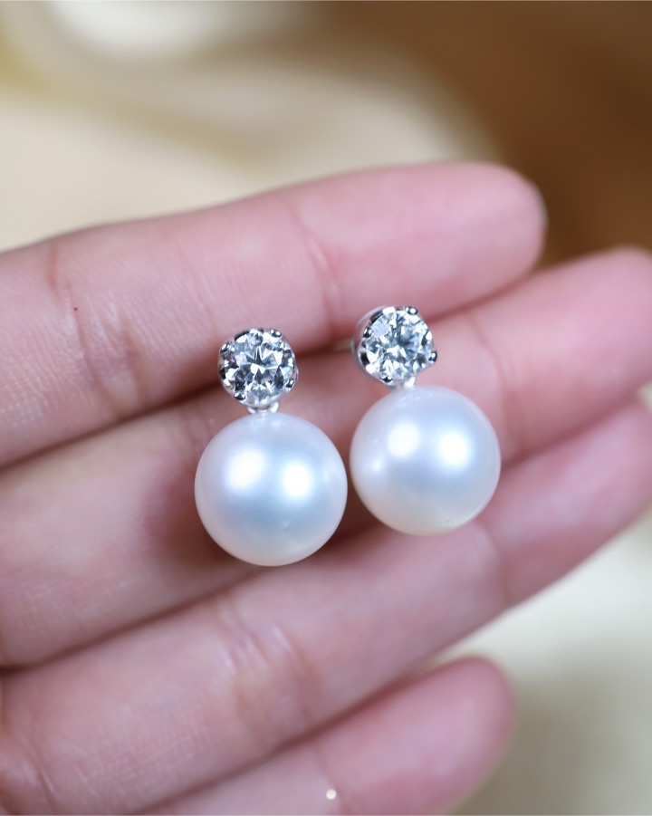 GIA-Certified 1.20 Carat Diamond and 12.5 mm South Sea Pearl Stud Earrings - Image 10
