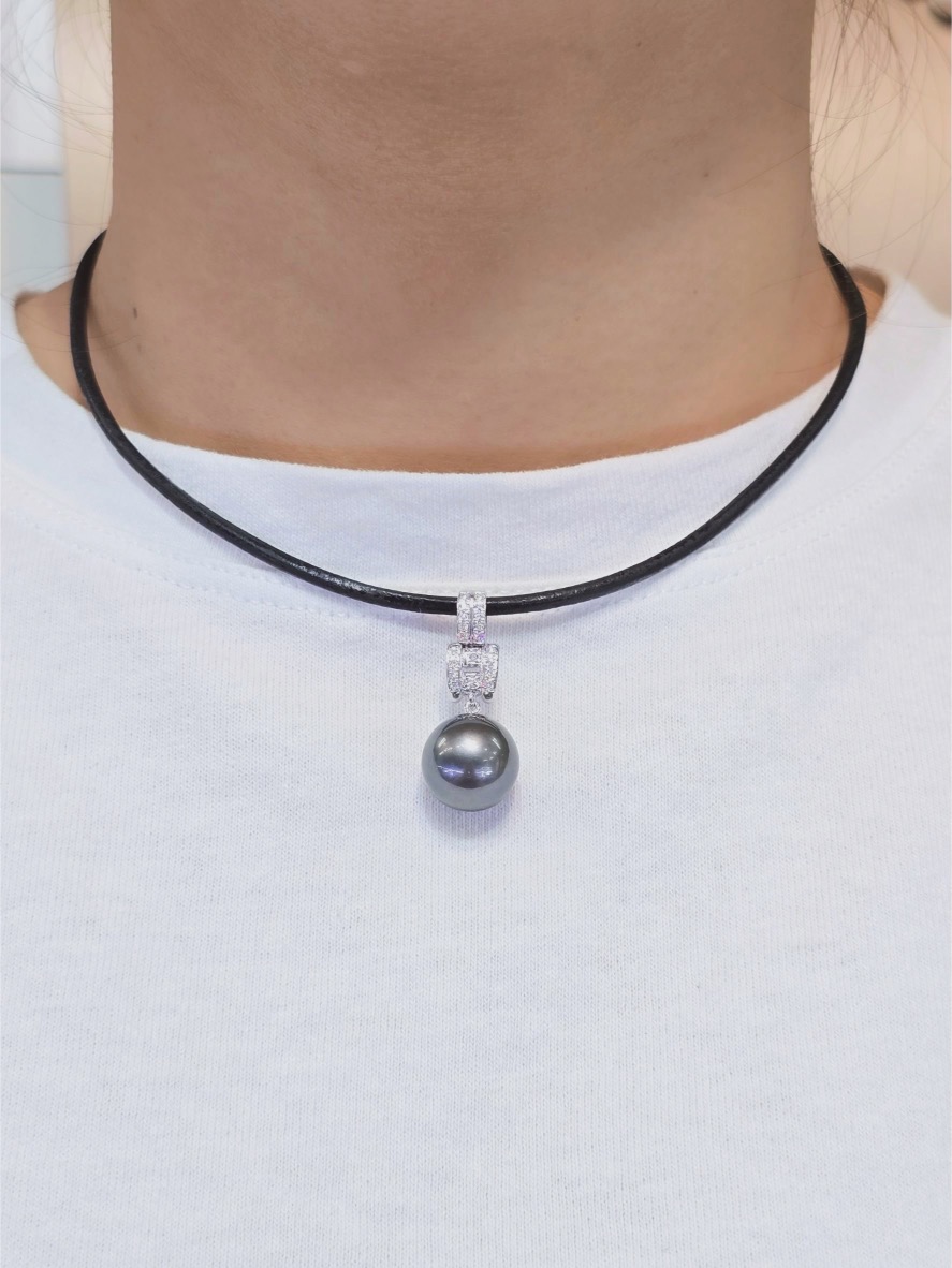 14 mm Tahitian Pearl and Diamond Pendant in 18K White Gold - Image 2