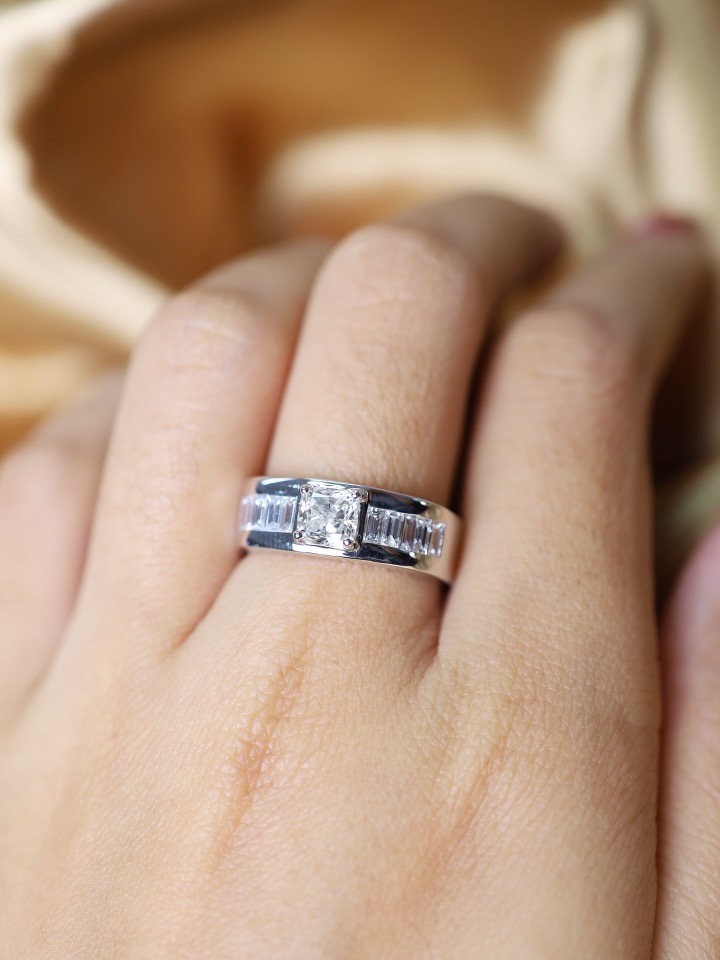 1.60 Carat GIA Cushion Diamond Men’s Ring in 18K White Gold - Image 6