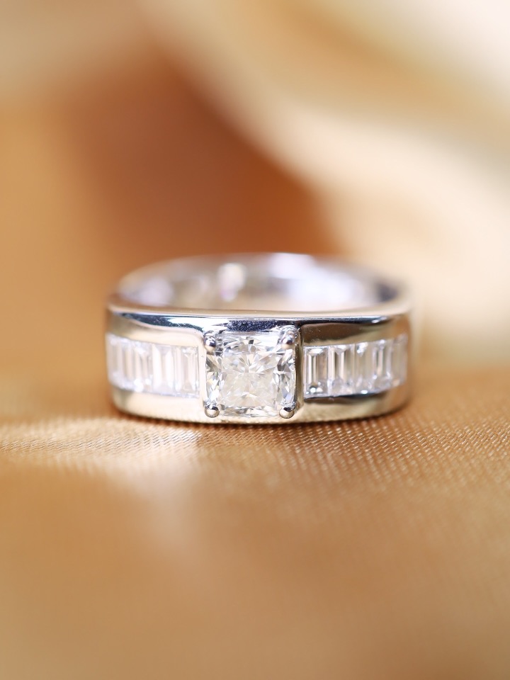 1.60 Carat GIA Cushion Diamond Men’s Ring in 18K White Gold - Image 7