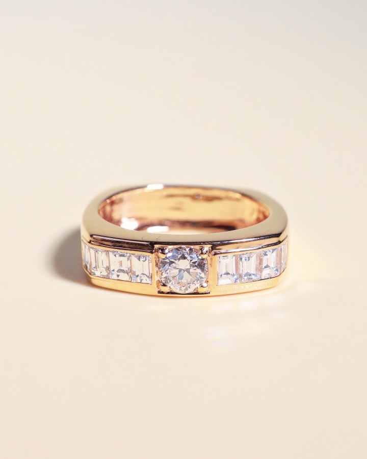 GIA-Certified 0.40 Carat Round Diamond Unisex Ring in 18K Rose Gold - Image 11