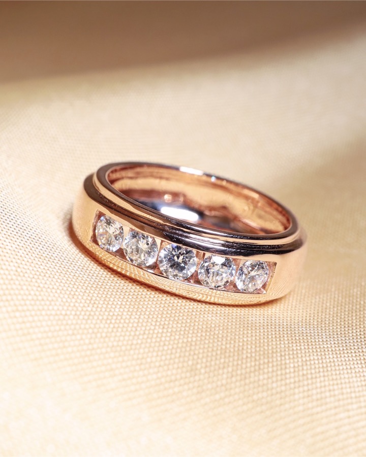 1.04 Carat Five-Stone Round Diamond Ring in 18K Rose Gold - Image 10