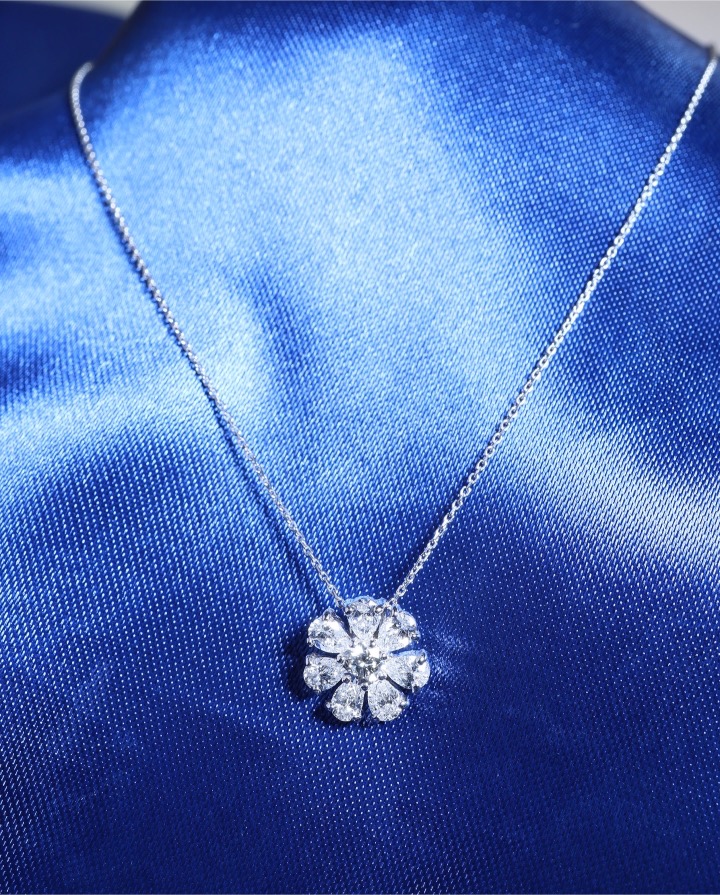 1.58 Carat Fancy-Cut Diamond Flower Pendant in 18K White Gold - Image 9