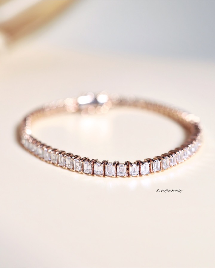 8.52 Carat Emerald-Cut Diamond Tennis Bracelet in 18K Rose Gold - Image 11