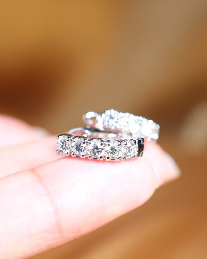 1.00 Carat Diamond Latch Back Hoop Earrings in 18K White Gold - Image 10