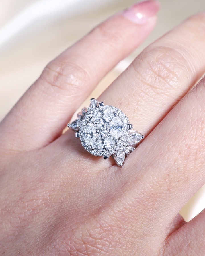 2.25 Carat Marquise and Round Diamond Illusion Ring in 18K White Gold - Image 4