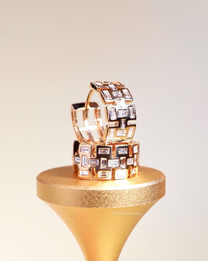 0.69 Carat Baguette Diamond Geometric Hoop Earrings in 18K Rose Gold - Image 7