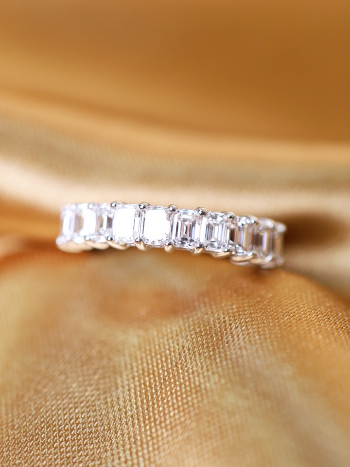 1.50 Carat Emerald-Cut Diamond Half-Eternity Ring in 18K White Gold - Image 11