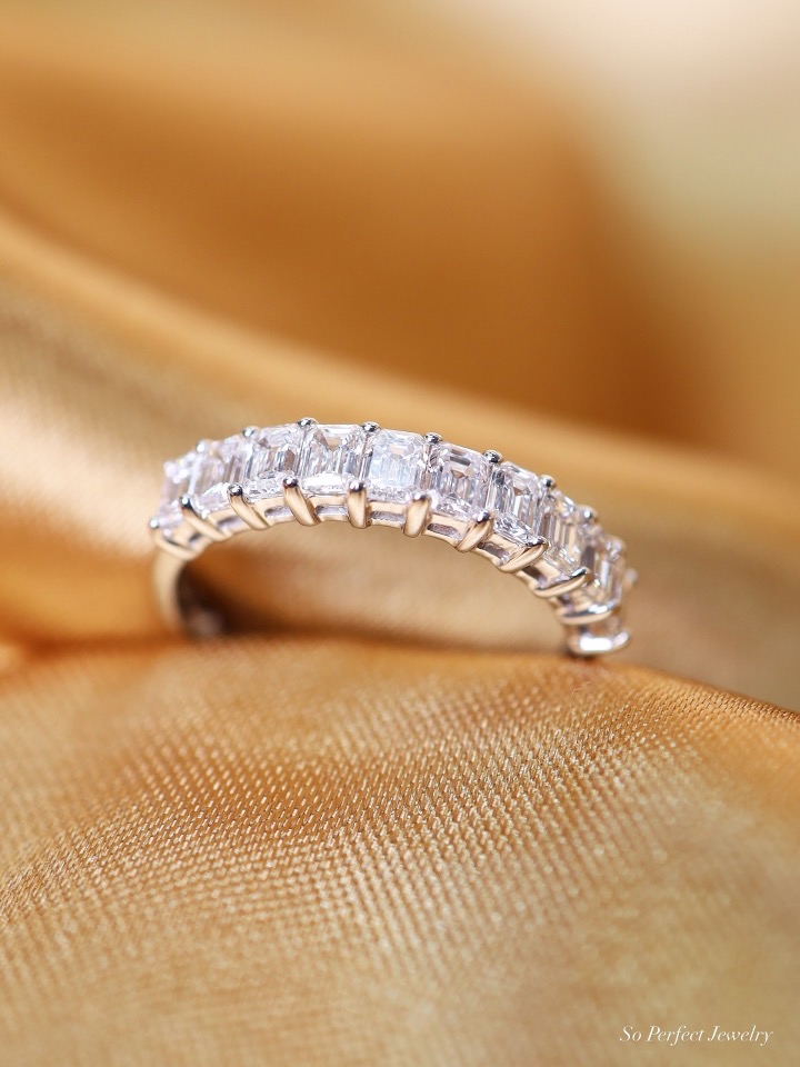 1.50 Carat Emerald-Cut Diamond Half-Eternity Ring in 18K White Gold - Image 5