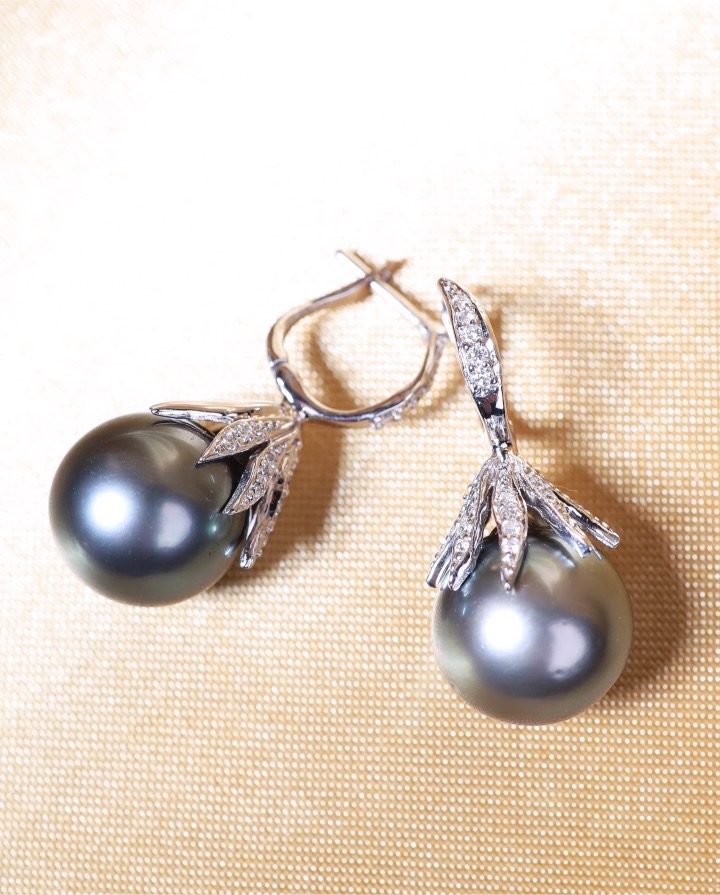 13 mm Tahitian Pearl and Diamond Drop Earrings in 18K White Gold - Image 10