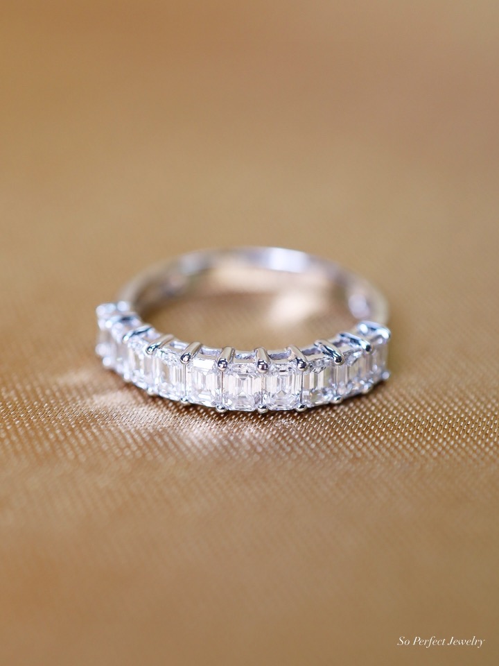 1.50 Carat Emerald-Cut Diamond Half-Eternity Ring in 18K White Gold - Image 4
