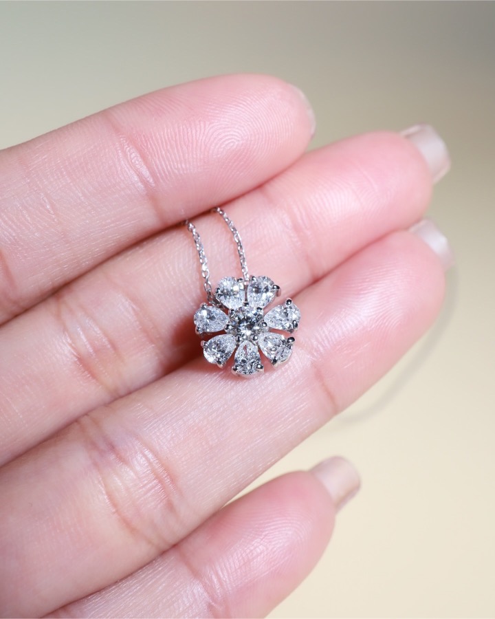 1.58 Carat Fancy-Cut Diamond Flower Pendant in 18K White Gold - Image 8