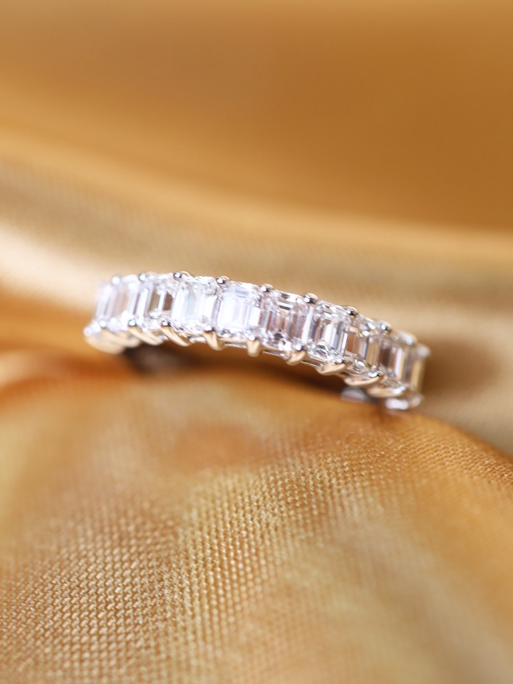 1.50 Carat Emerald-Cut Diamond Half-Eternity Ring in 18K White Gold - Image 9