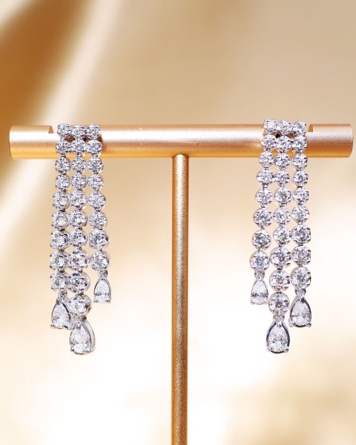 4.10 Carat Diamond Cascade Drop Earrings in 18K White Gold - Image 8