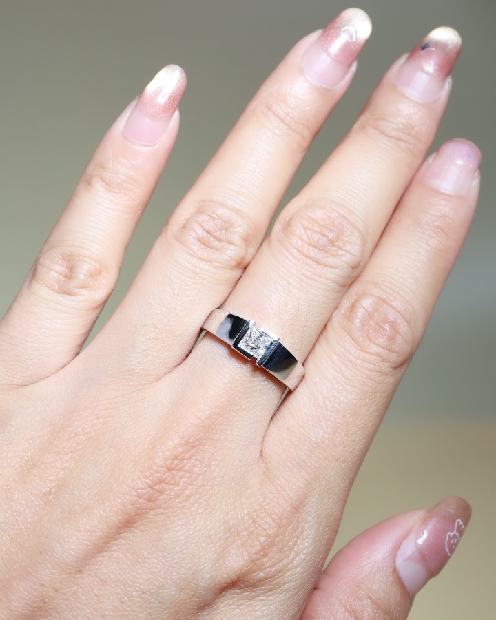 GIA-Certified 0.40 Carat Princess-Cut Diamond Unisex Ring in 18K White Gold - Image 7