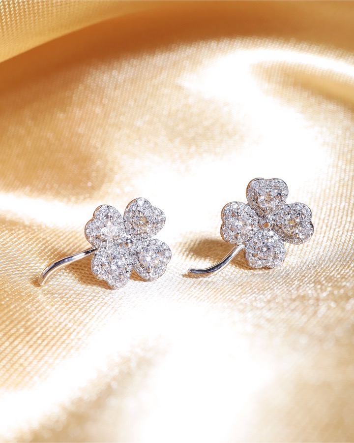 1.08 Carat Diamond Four-Leaf Clover Earrings in 18K White Gold - Image 5