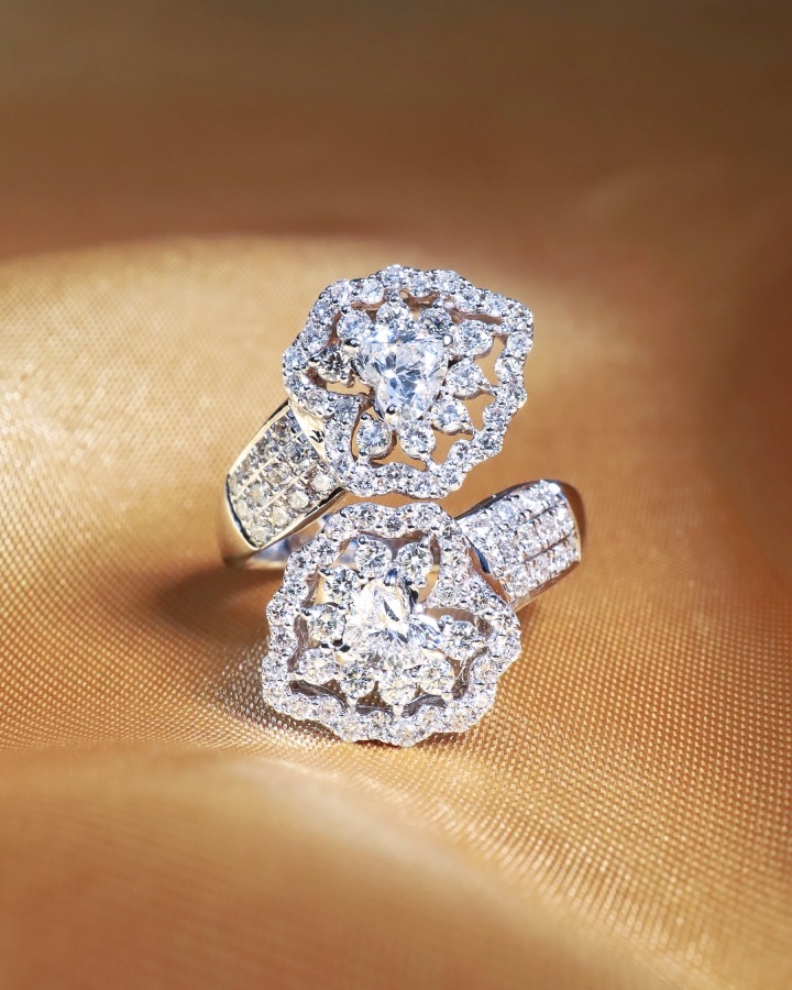 GIA-Certified Heart-Shaped Diamond Twisted Ring in 18K White Gold - Image 5