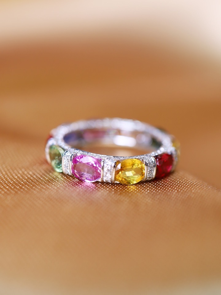 5.28 Carat Rainbow Ceylon Sapphire and Diamond Eternity Ring in 18K White Gold - Image 8