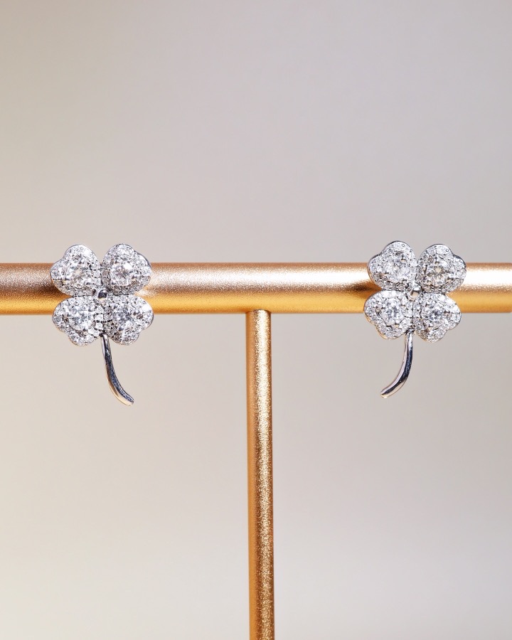 1.08 Carat Diamond Four-Leaf Clover Earrings in 18K White Gold - Image 8