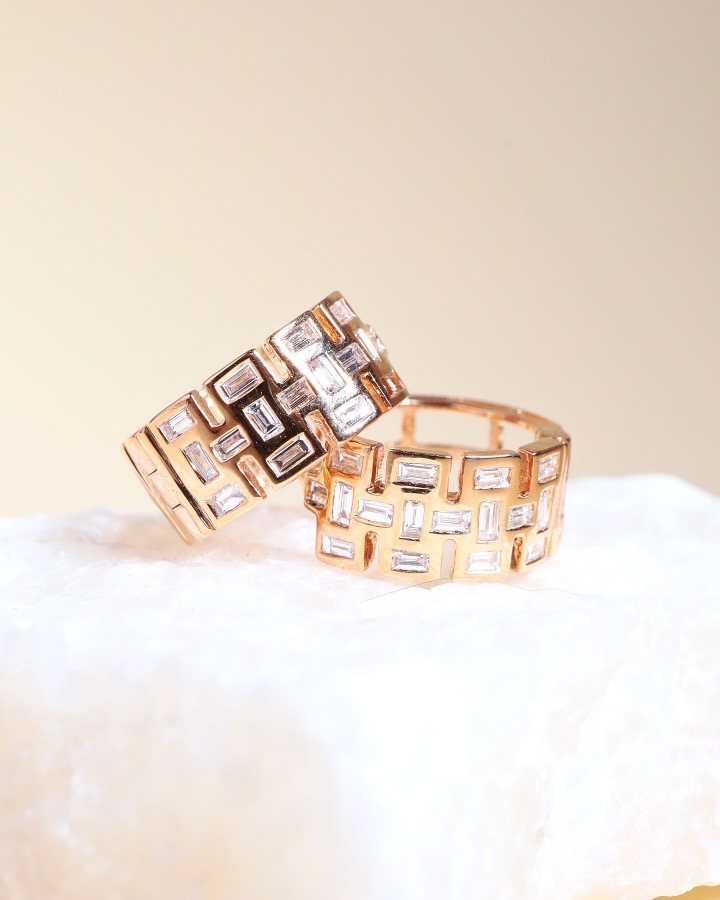 0.69 Carat Baguette Diamond Geometric Hoop Earrings in 18K Rose Gold - Image 10