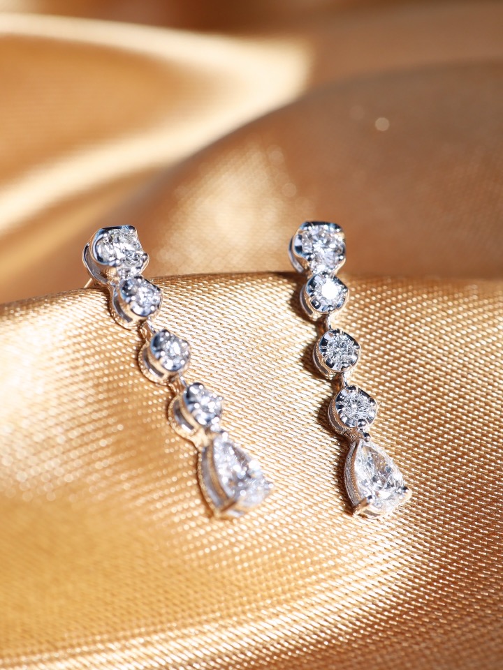 1.10 Carat Pear and Round Diamond Drop Earrings in 18K White Gold - Image 4