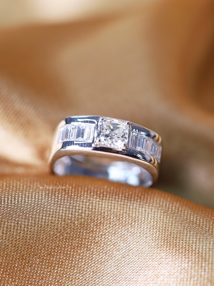 1.60 Carat GIA Cushion Diamond Men’s Ring in 18K White Gold - Image 3