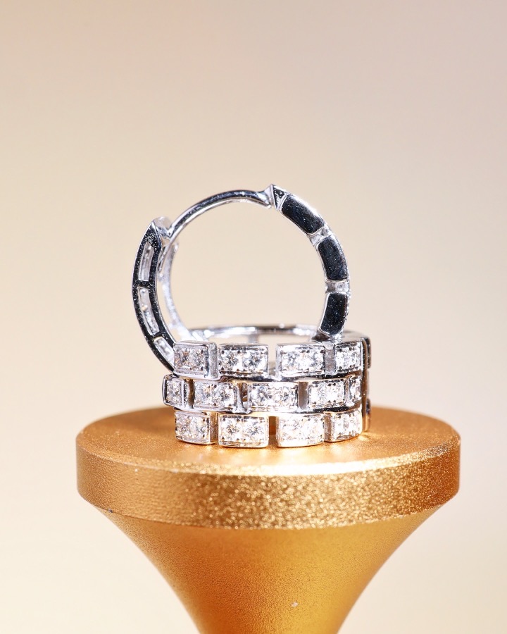 0.84 Carat Diamond Geometric Hoop Earrings in 18K White Gold - Image 4
