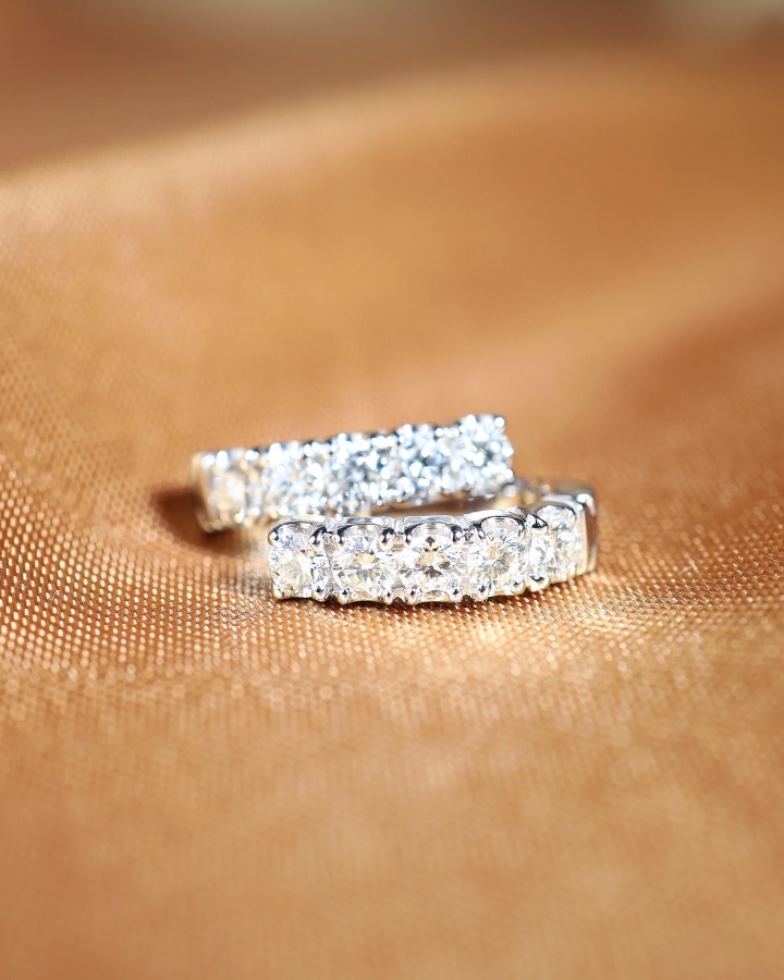 1.00 Carat Diamond Latch Back Hoop Earrings in 18K White Gold - Image 4